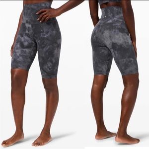 Lululemon Align super high rise 10 in shorts